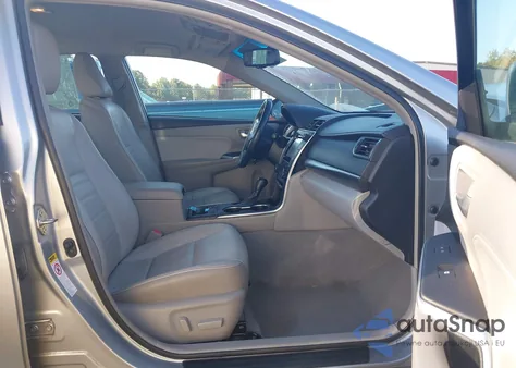 2015 Toyota Camry Hybrid Xle z USA, uszkodzony, nr VIN 4T1BD1FK2FU143167